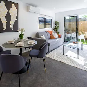 https://central-city-awaits-2-bed-2-bath.top-hotels-christchurch.com