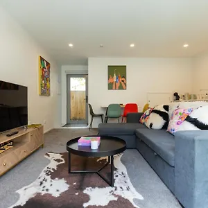 https://2-bed-townhome-in-cbd.top-hotels-christchurch.com